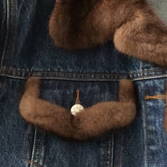 Jean jacket with mink size large - Picture 4 of 7